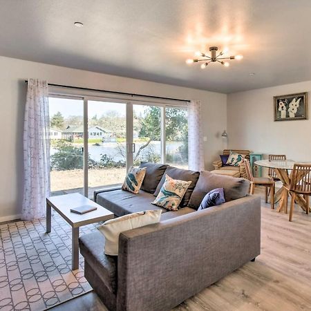 Canal Cottage Retreat With Dock And Waterfront Views Ocean Shores Exteriör bild